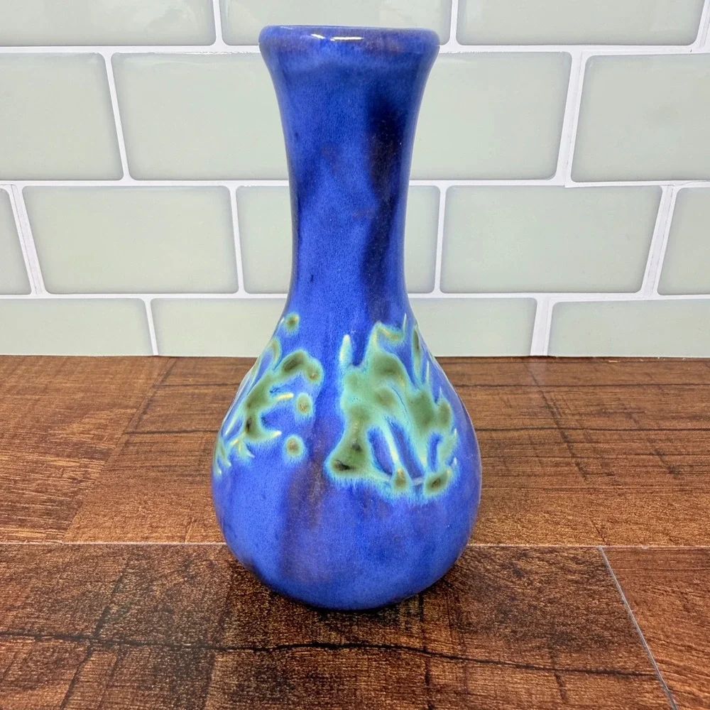 VTG Earthworks Barbados Studio Art Pottery Slender Bud Vase (2006)